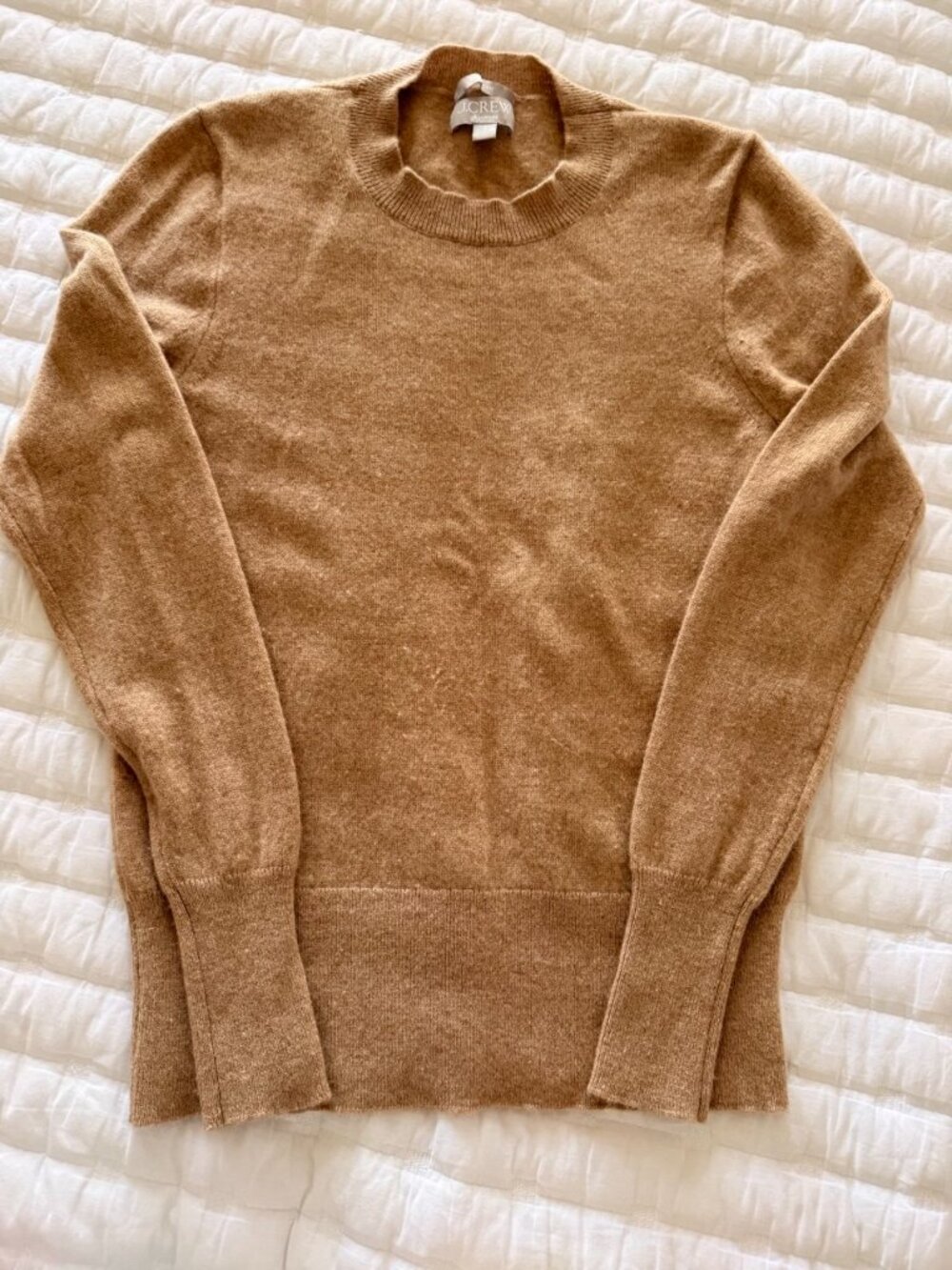 A timeless wardrobe essential from J.Crew Cashmere 🤎